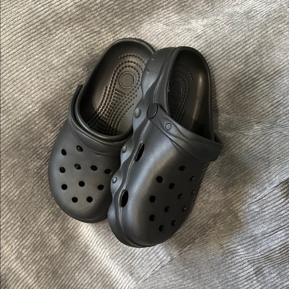 NWOT not-Crocs